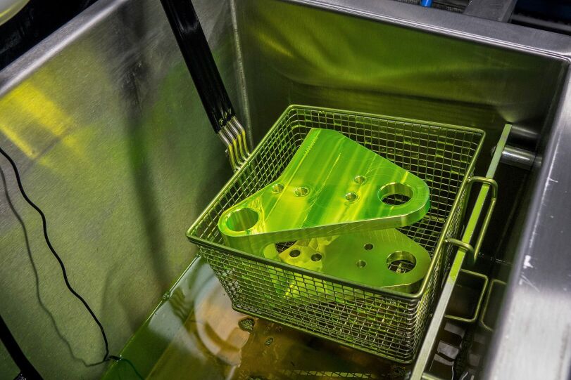 آزمون مایعات نافذ فلورسنت FPI